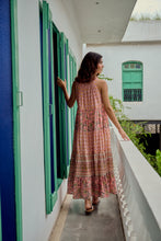 Load image into Gallery viewer, the BORAGE MAXI  - soft pink floral
