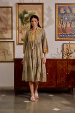 Load image into Gallery viewer, The WASABI midi -soft green/yellow floral
