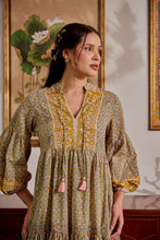 Load image into Gallery viewer, The WASABI midi -soft green/yellow floral
