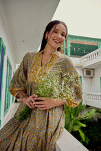 Load image into Gallery viewer, The WASABI midi -soft green/yellow floral

