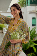Load image into Gallery viewer, The WASABI midi -soft green/yellow floral
