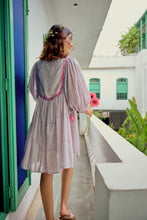 Load image into Gallery viewer, The NUTMEG mini - white with delicate buti
