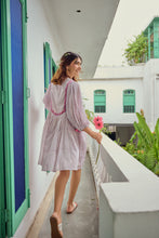 Load image into Gallery viewer, The NUTMEG mini - white with delicate buti
