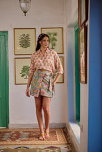 Load image into Gallery viewer, The oversized shirt - light pink stripes
