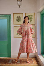 Load image into Gallery viewer, The WASABI midi - soft pink floral
