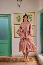 Load image into Gallery viewer, The WASABI midi - soft pink floral
