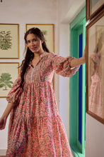 Load image into Gallery viewer, The WASABI midi - soft pink floral
