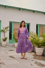 Load image into Gallery viewer, The WASABI midi - purple &amp; pink floral
