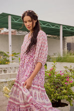Load image into Gallery viewer, the CHILLI maxi - white &amp; purple floral
