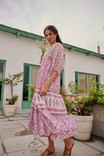 Load image into Gallery viewer, the CHILLI maxi - white &amp; purple floral
