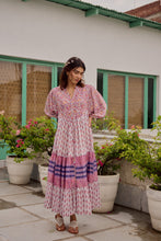 Load image into Gallery viewer, the CHILLI midi - white &amp; purple floral
