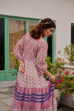 Load image into Gallery viewer, the CHILLI midi - white &amp; purple floral
