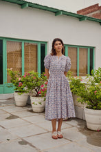 Load image into Gallery viewer, the CAJUN midi - white with blue &amp; grey floral
