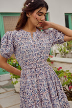 Load image into Gallery viewer, the CAJUN midi - white with blue &amp; grey floral
