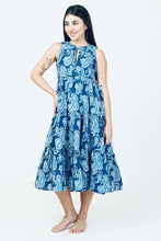 Load image into Gallery viewer, The BORAGE dress - ink blue paisley/One size
