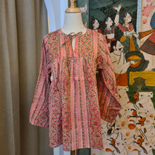 Load image into Gallery viewer, The NIGELLA top - pink vines
