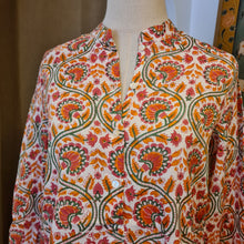 Load image into Gallery viewer, The RUE top - white w/ pink green floral
