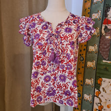 Load image into Gallery viewer, the DILL top -  white with red purple floral
