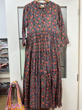 Load image into Gallery viewer, The Pepper dress - vintage blue floral
