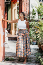Load image into Gallery viewer, Panelled skirt with pockets - vintage grey
