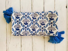 Load image into Gallery viewer, Block printed napkins with tassels  (set of 6) - Blue
