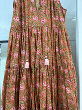Load image into Gallery viewer, The BORAGE dress - caramel orange floral/One size
