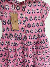Load image into Gallery viewer, 6/7y PINK kids Smocked dress with lining - block printed
