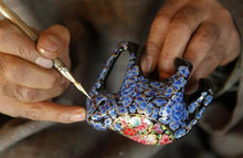 Load image into Gallery viewer, Papier-mâché - HEARTS Christmas decor
