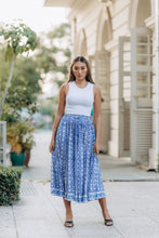 Load image into Gallery viewer, Panelled skirt with pockets - blue with white small lotus
