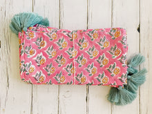Load image into Gallery viewer, Block printed napkins with tassels  (set of 6) - pink with green tassels
