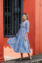 Load image into Gallery viewer, The Pepper maxi - light blue/floral
