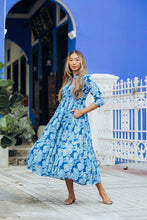 Load image into Gallery viewer, The Pepper maxi - blue PAISLEY
